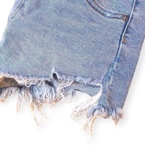 Zara High Rise Frayed Cut Off Jean Shorts Size 6 - Picture 5 of 7
